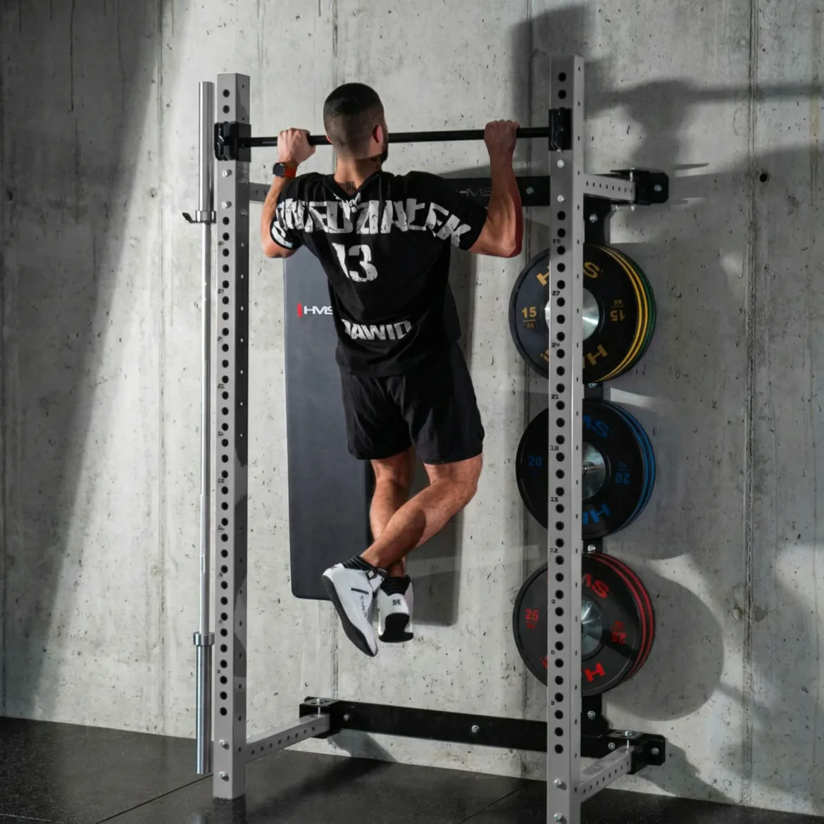 KLATKA TRENINGOWA ŚCIENNA ROZSUWANA Z ŁAWKĄ SZARA KLT34 HMS FITNESS