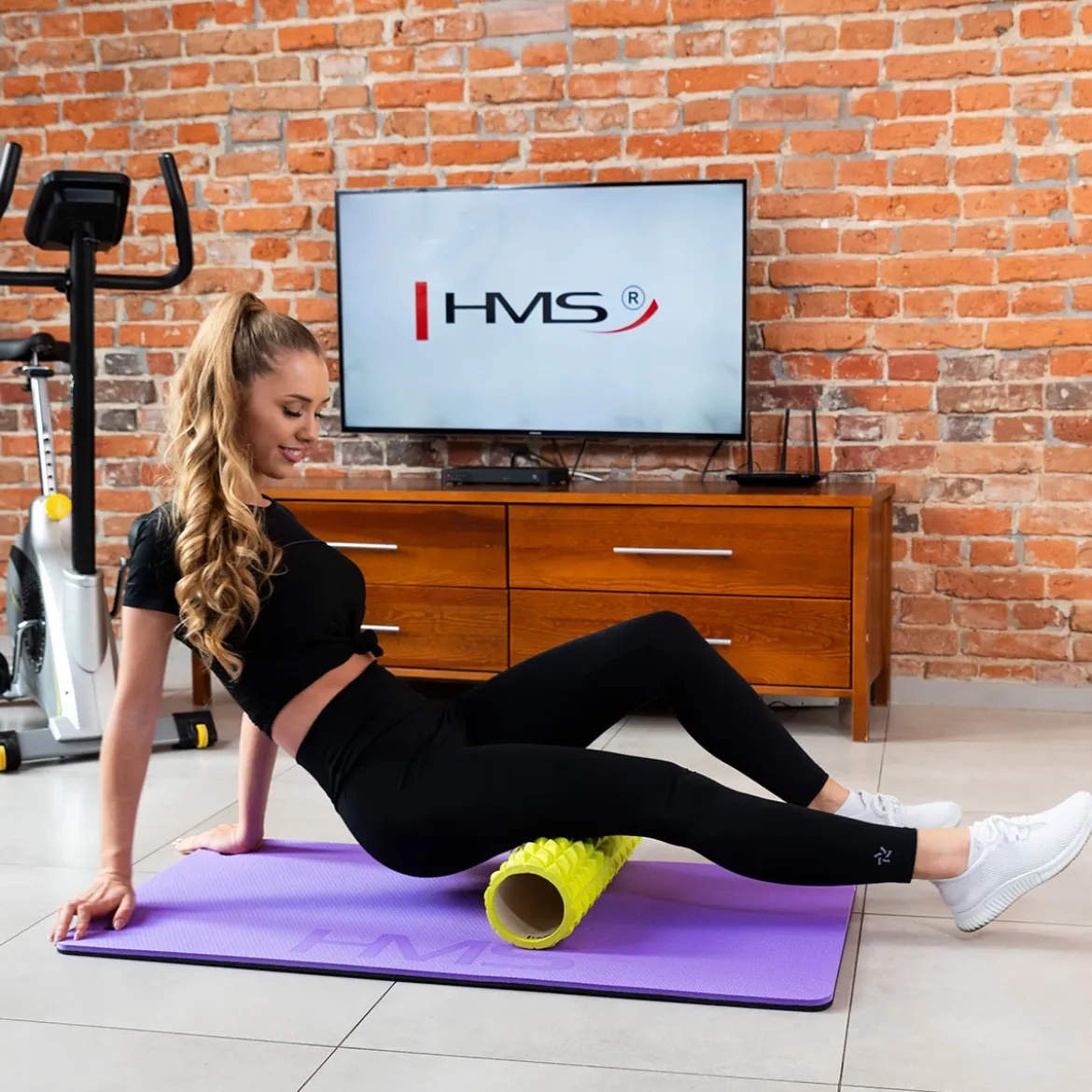 MFK07 MATA FITNESS KLUBOWA Z OTWORAMI HMS PREMIUM
