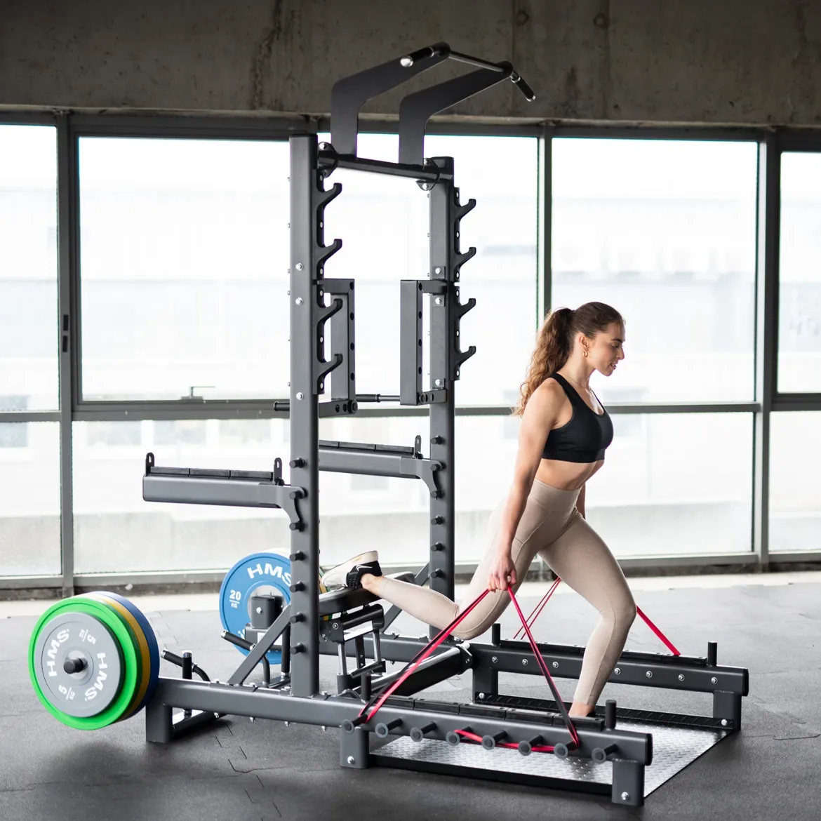 SMP01 STOJAK MULTIFUNKCYJNY Z PLATFORMĄ DO PODNOSZENIA CIĘŻARÓW I HIP THRUST COMMERCIAL HMS